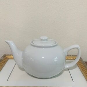 Linens n things Elegant White Teapot 5 cups